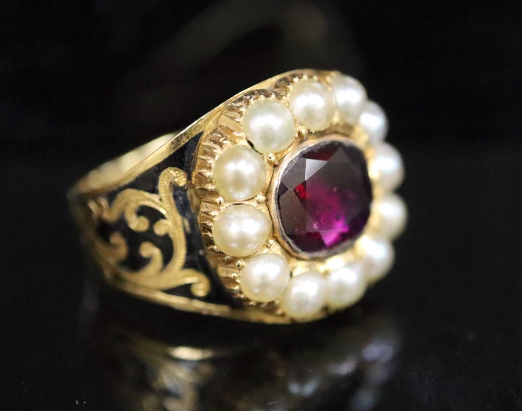 A George IV gold, black enamel, oval cut foil backed garnet and split pearl cluster set mourning ring,